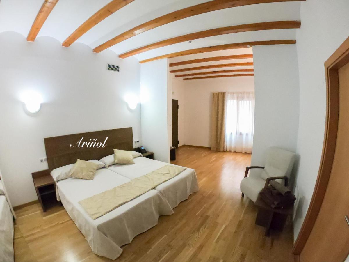 Hotel Baron Andilla Valdealgorfa Bagian luar foto
