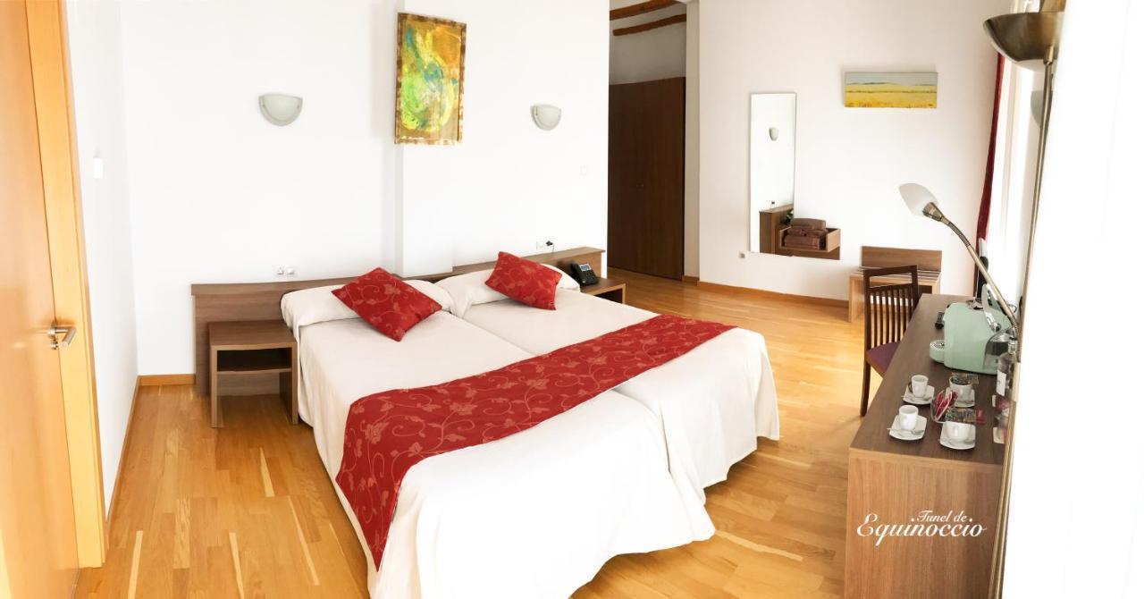 Hotel Baron Andilla Valdealgorfa Bagian luar foto